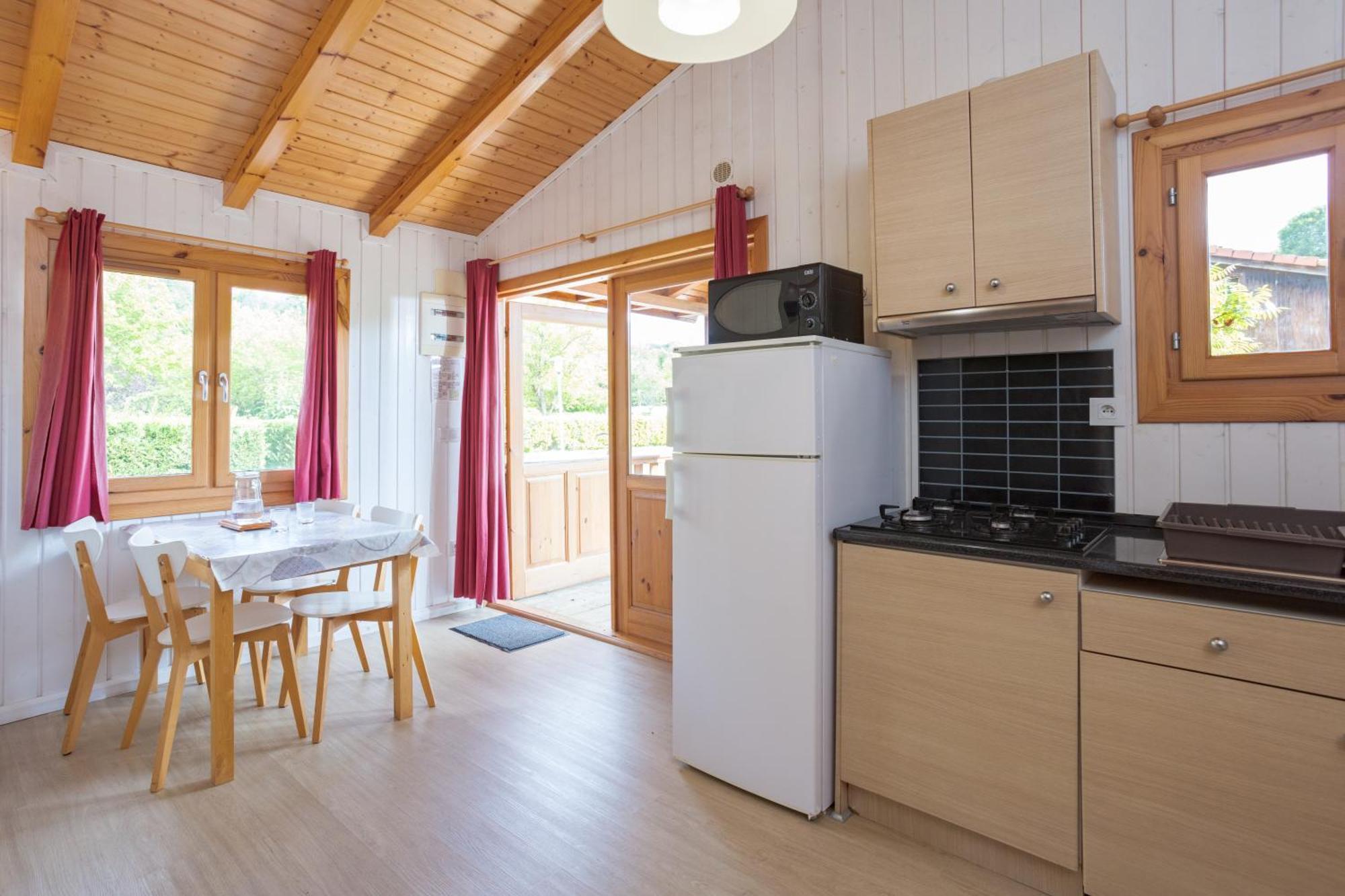 Camping Familial Paisible Avec Piscine, Mobil Home , Chalet, Studio & Emplacement Nue Casties-Labrande Exterior foto