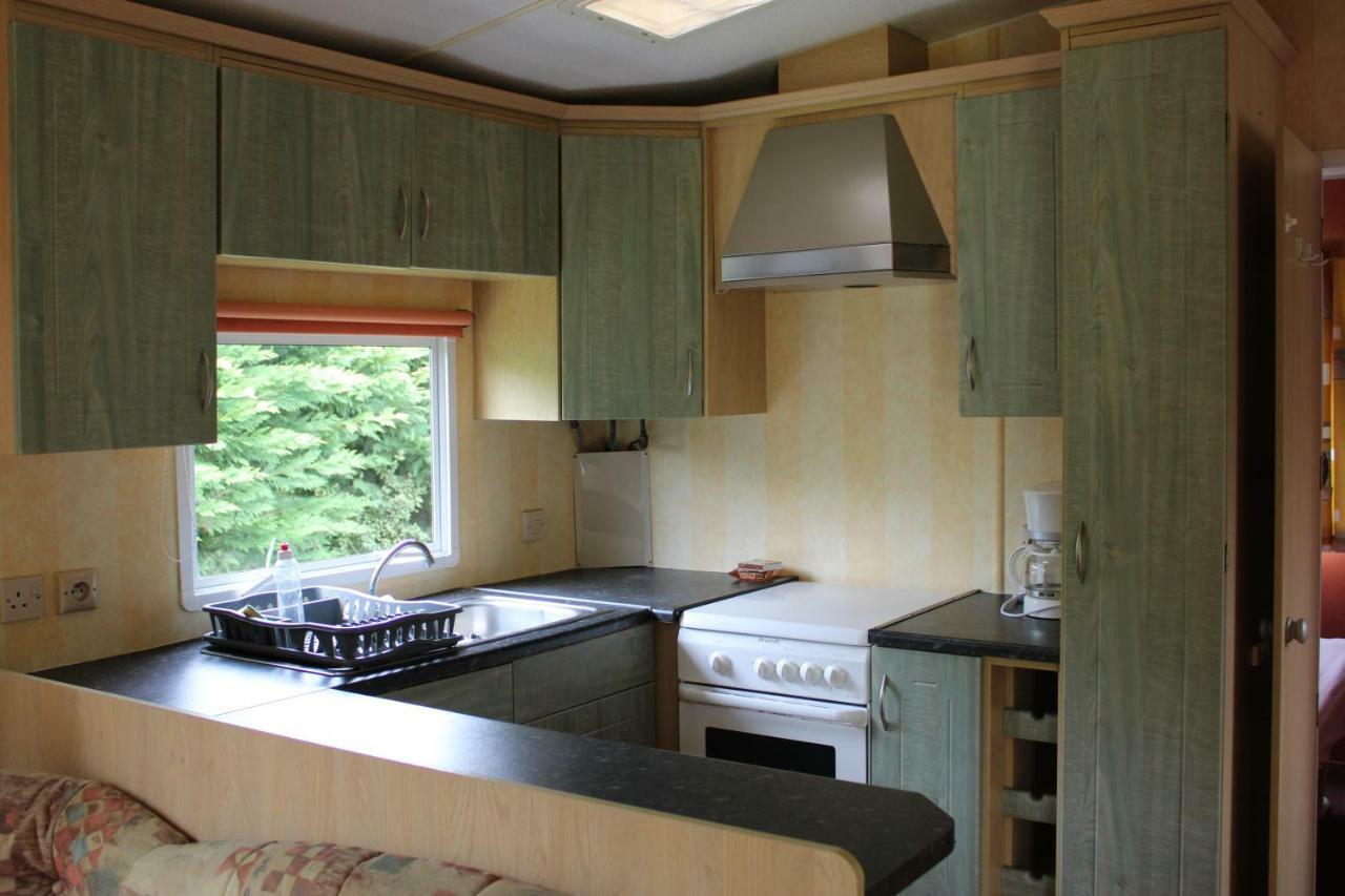 Camping Familial Paisible Avec Piscine, Mobil Home , Chalet, Studio & Emplacement Nue Casties-Labrande Exterior foto